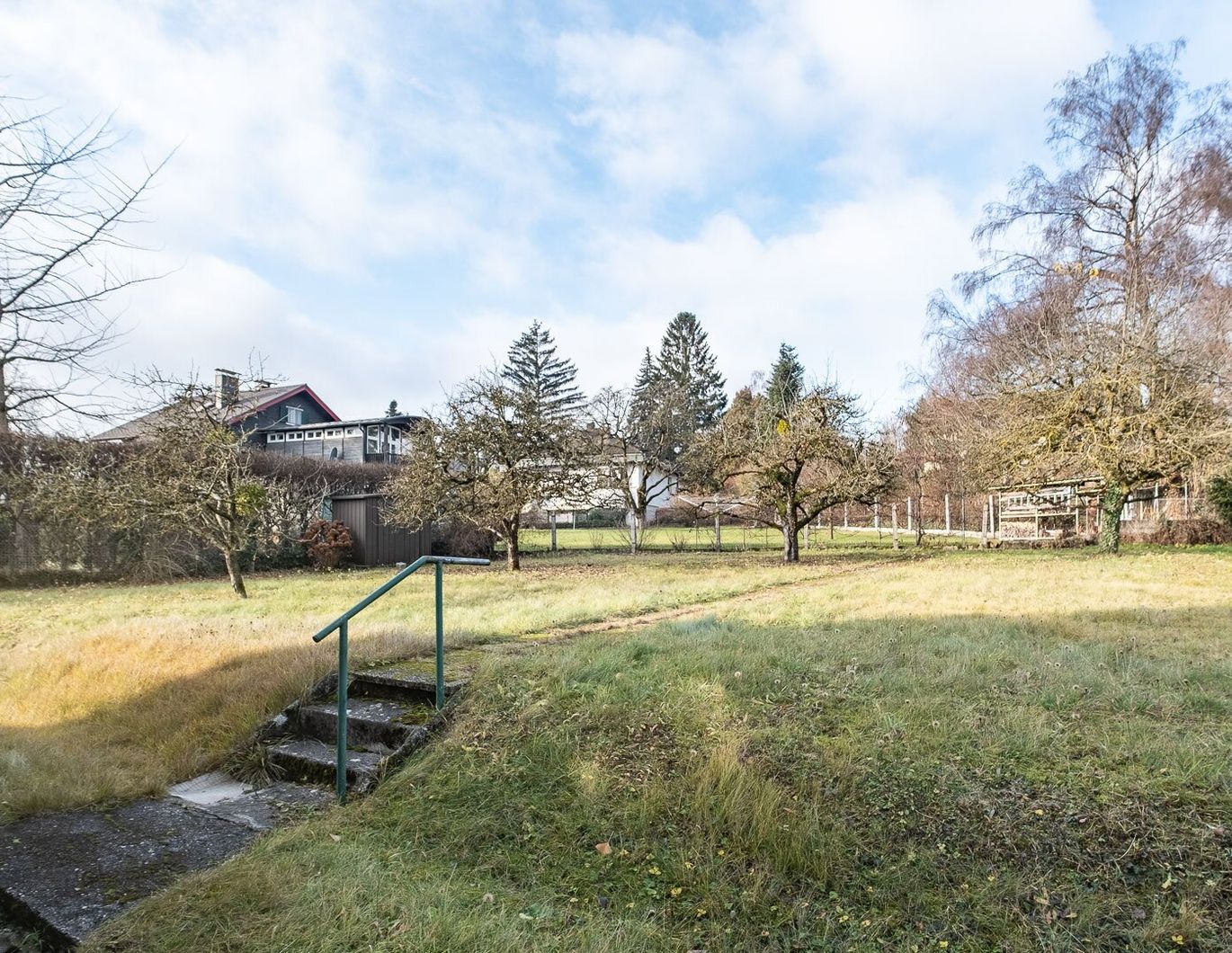 LINZ FROSCHBERG. GRUNDSTÜCK IN BEGEHRTER WOHNGEGEND MIT ALTBESTAND.