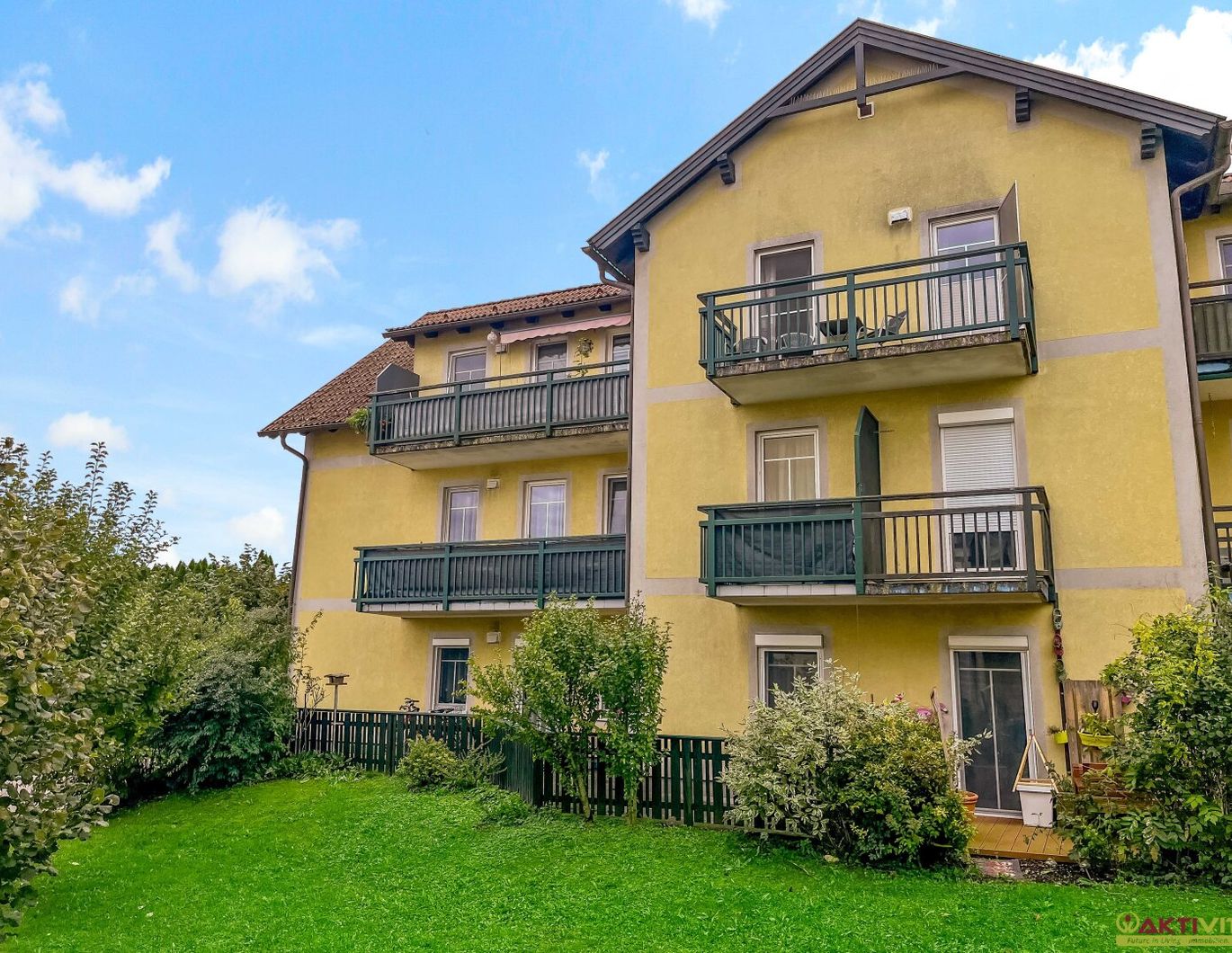 Wohnlage im Süden von Amstetten. - Vermietete 3-Zi. Wohnung. - Zwei Balkone und großer Gemeinschaftsgarten.