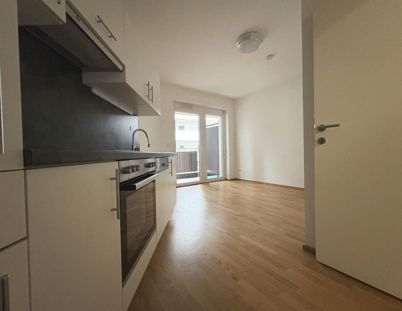 ZENTRALE 3-ZIMMER-WOHNUNG MIT BALKON NÄHE TU