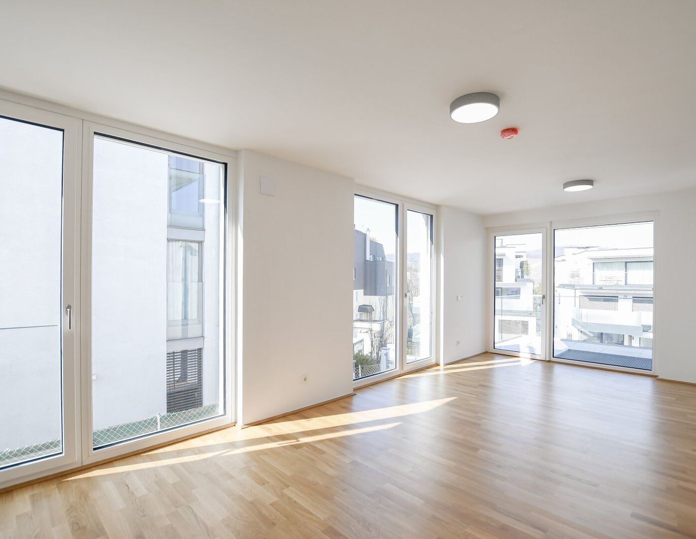 Erstbezug: Schöne 3-Zimmer-Wohnung mit Balkon