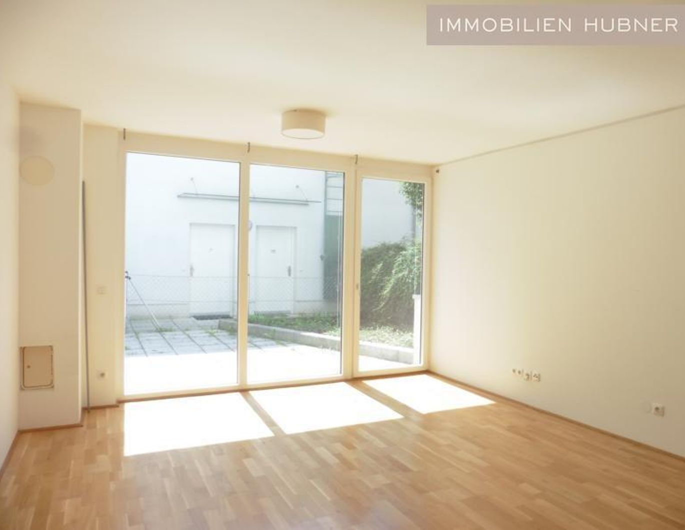 Top-moderne, hofseitig-ruhige Gartenwohnung in super Lage