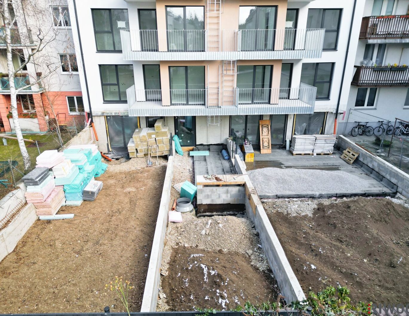 Südseitiger Eigengarten | Erstbezug | 2 Zimmer-Gartenwohnung | ruhiger Innenhof | Luftwärmepumpe | optionaler Tiefgaragenplatz