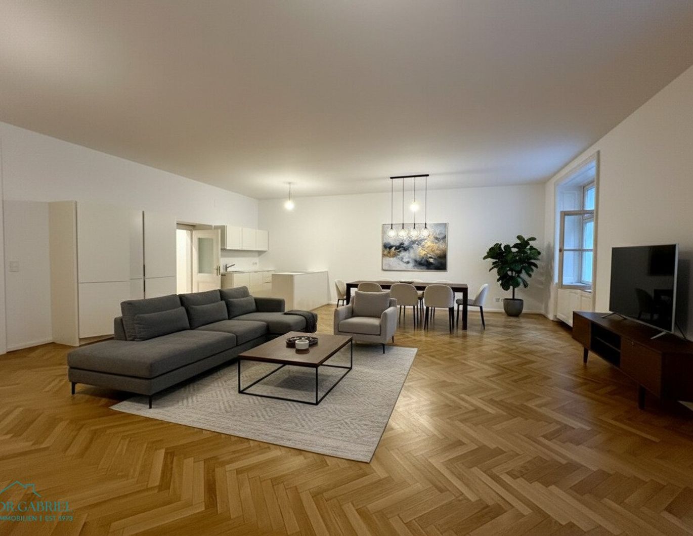 ALTBAUMIETE IN INNENSTADTPALAIS