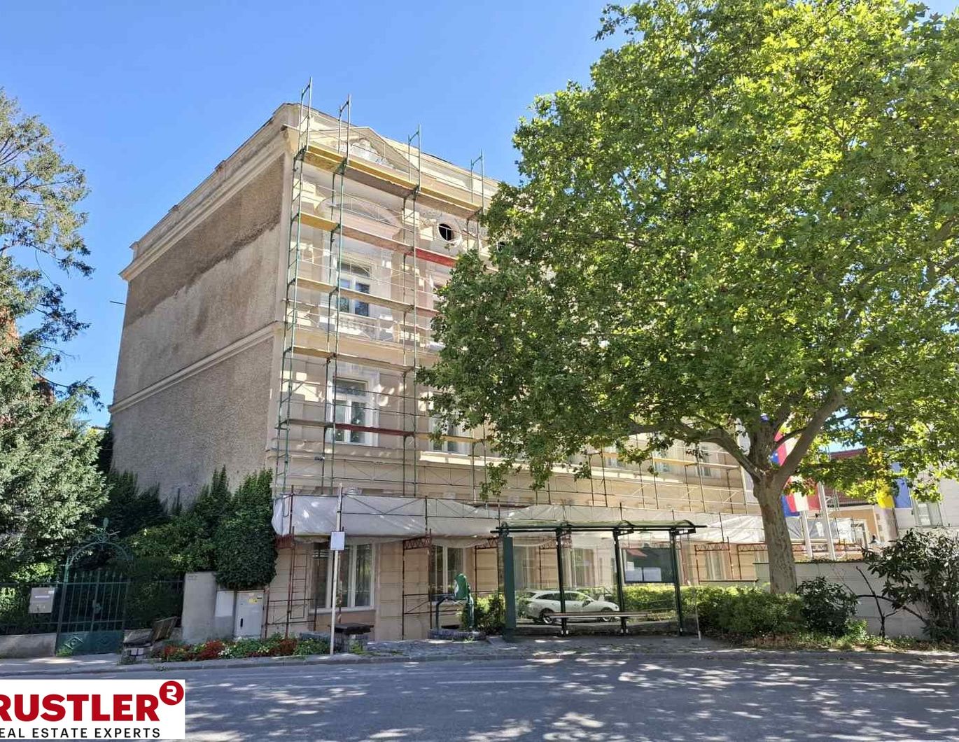 Stadtleben und Ruhe vereint: 2-Zimmer-Wohnung mit privater Innenhofterrasse