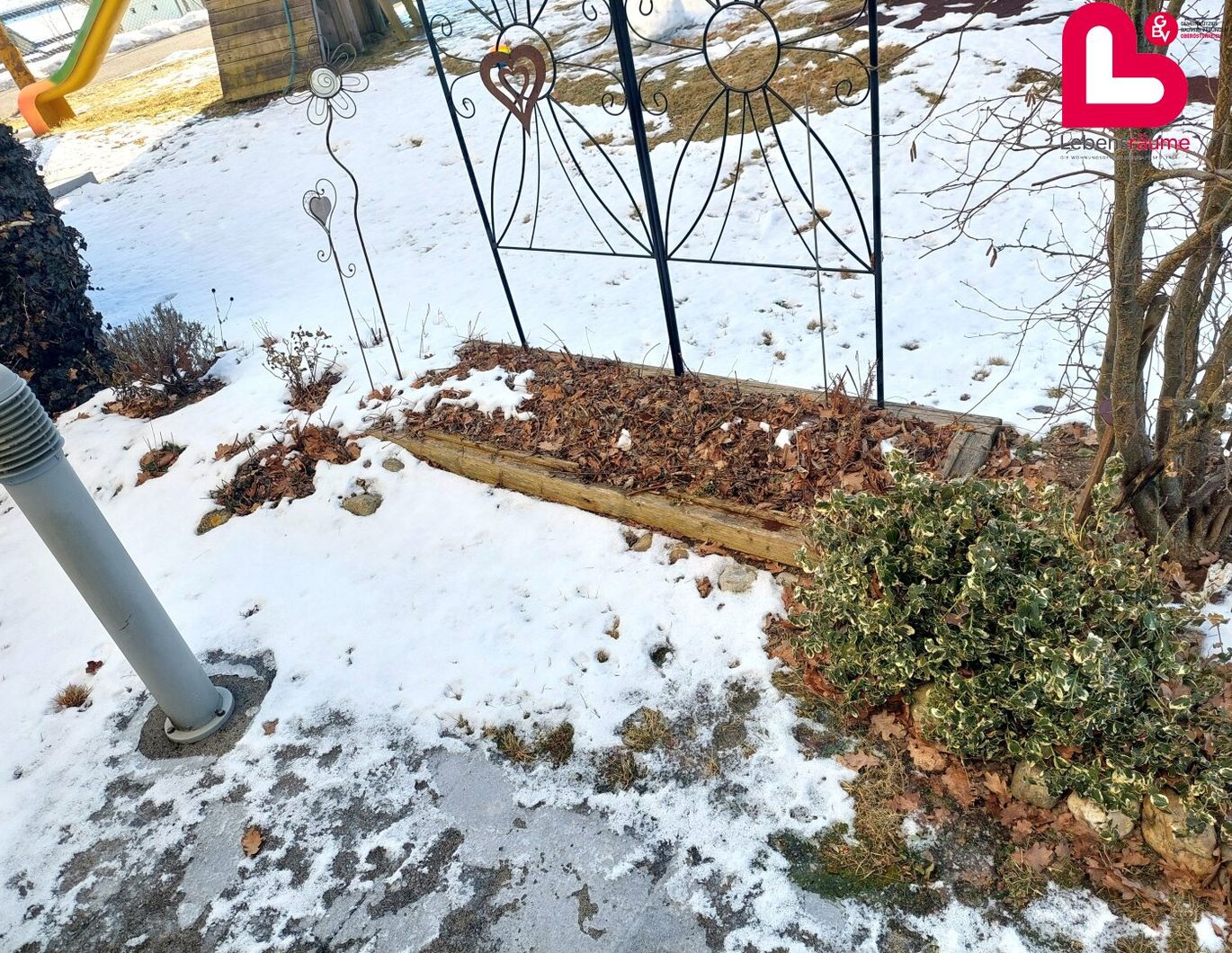 Großzügige Wohnung mit Wintergarten und kleiner Terrasse
