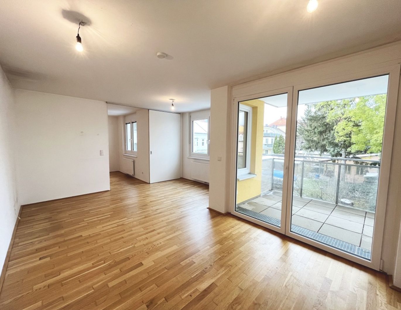 Ruhige 2-Zimmer-Wohnung mit traumhafter Freifläche - mit Blick in den ruhigen begrünten Innenhof!