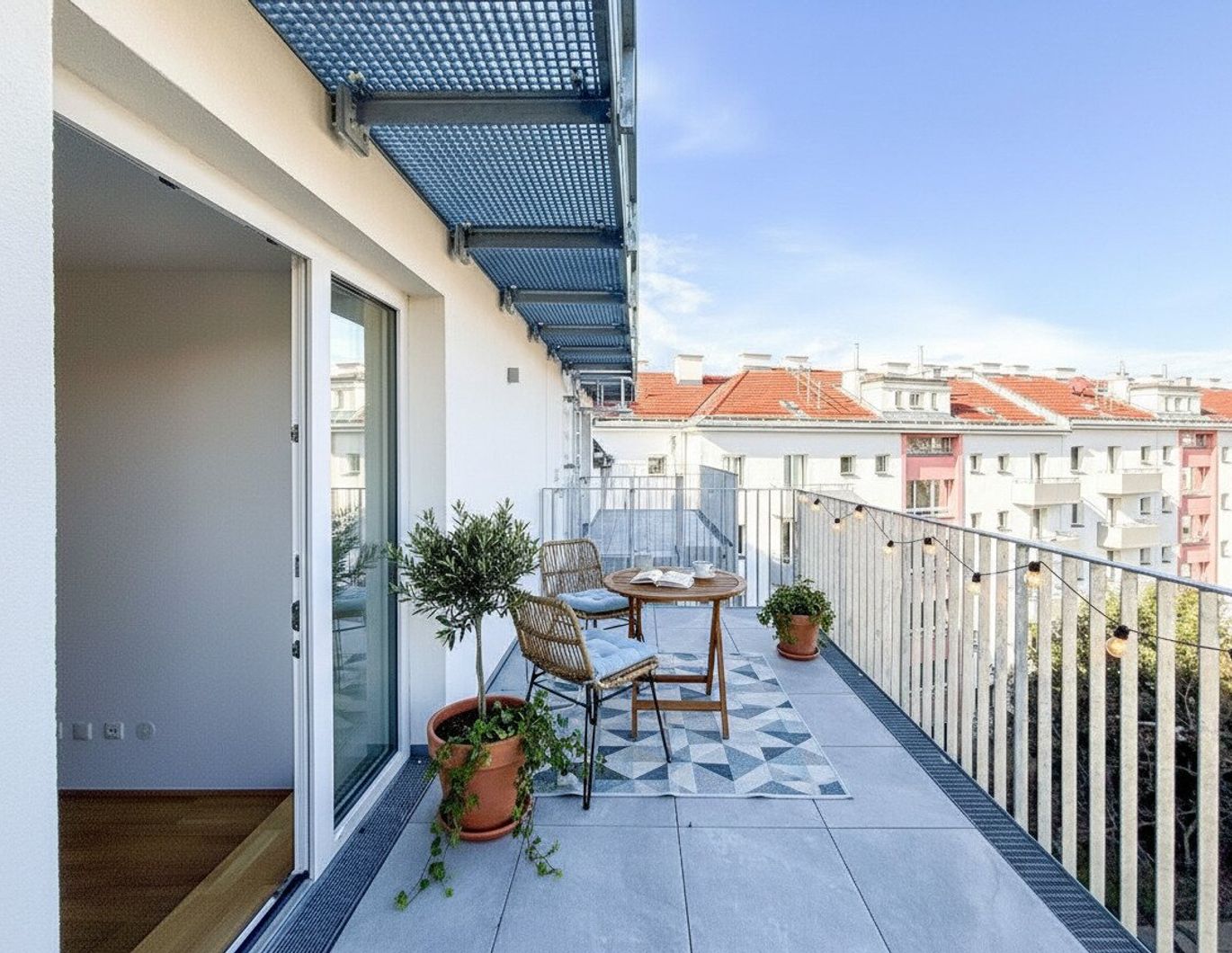 Helle 3-Zimmer Dachgeschoßwohnung mit Wohnküche und Balkon