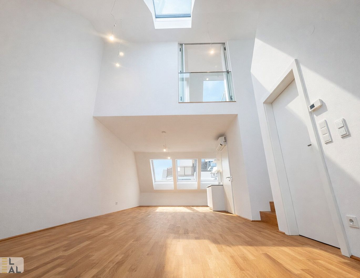 Traumhafte 3-Zimmer-Dachgeschoßwohnung in 1090 Wien - Ihr Erstbezug wartet auf Sie!