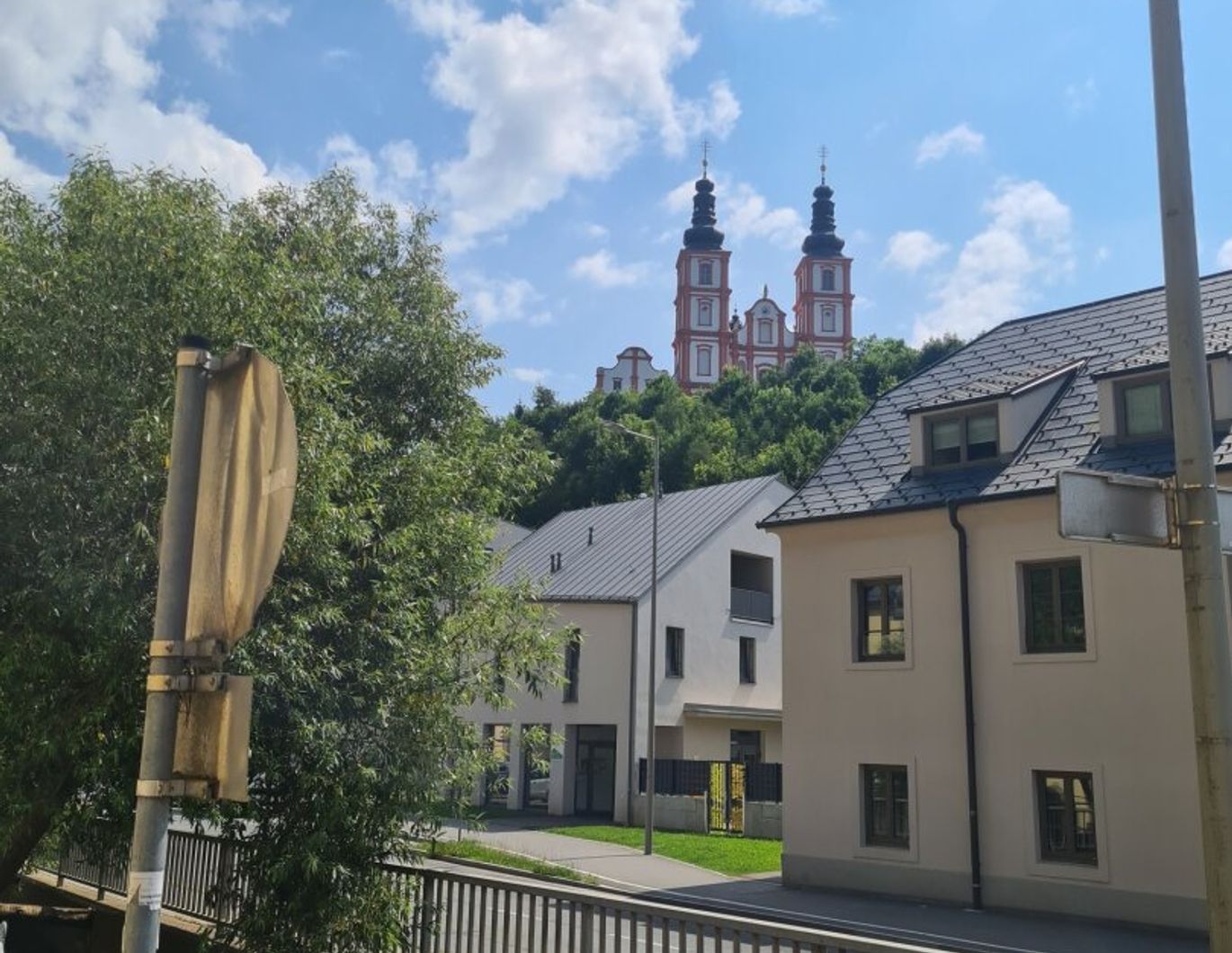 Attraktive neu Top sanierte 2 Zimmerwohnung mit Autoabstellplatz in Mariatrost