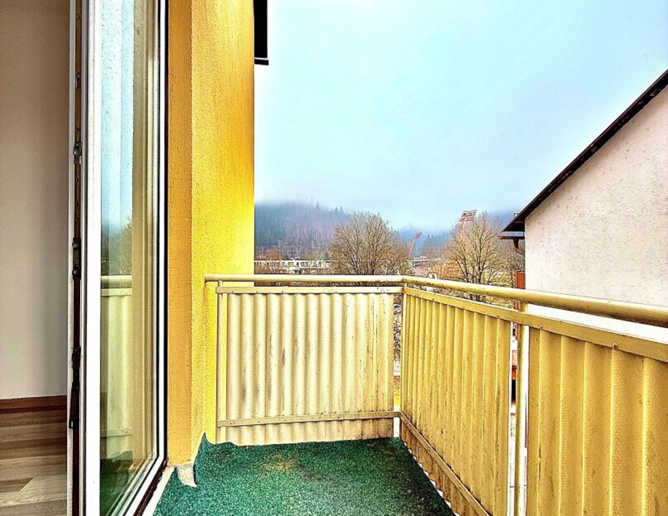 BALKON I BODENEBENE DUSCHE I1 MONAT MIETFREI I ZENTRALE LAGE I CARPORT OPTIONAL I HAUSTIERE WILLKOMMEN I WG TAUGLICH I AB SOFORT VERFÜGBAR I PROJEKT WOHNEN I