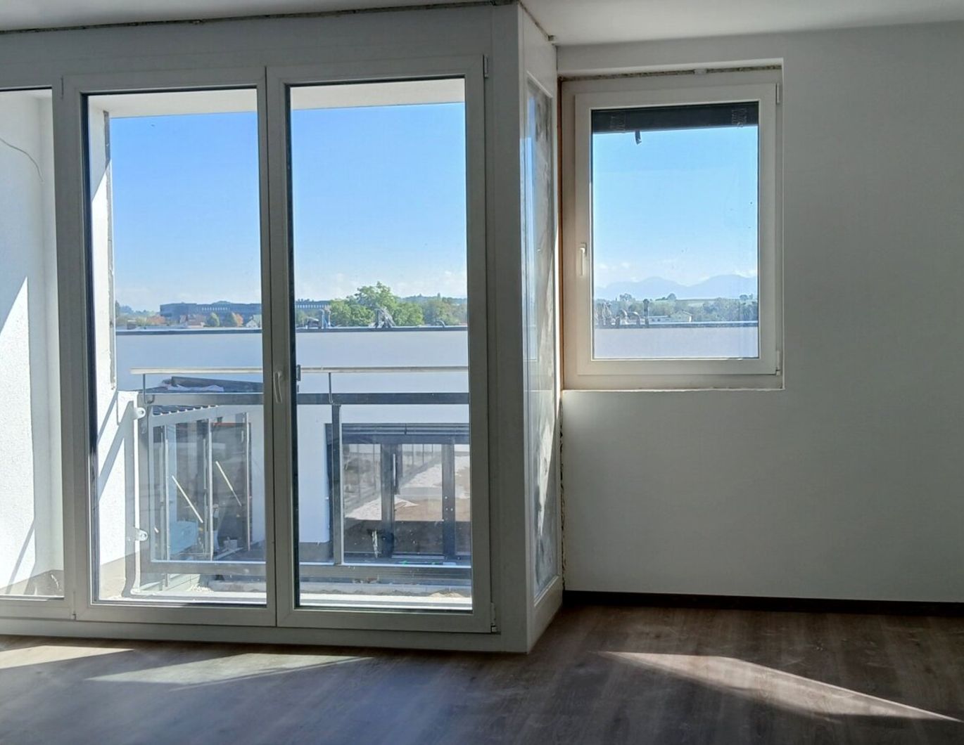 Top 2.2 - NEUBAU - ERSTBEZUG - Garconniere ( 1 Zimmerwohnung ) mit Loggia und eigenem Tiefgaragenplatz