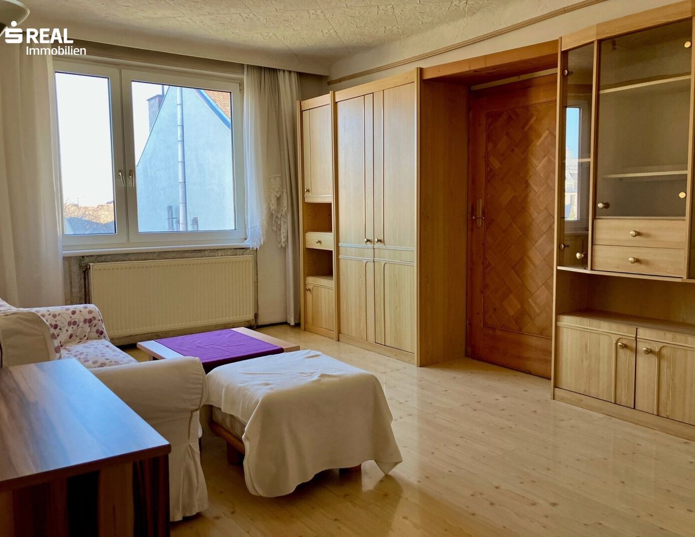 GEMÜTLICHE 2- ZIMMER in ruhiger Wohngegend - SANIERUNGSBEDÜRFTIG