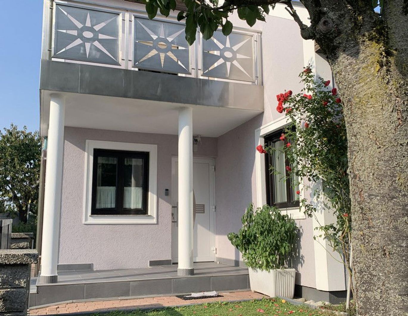 Enns: VERKAUF - Doppelhaushälfte mit Garten, Terrasse & Garage