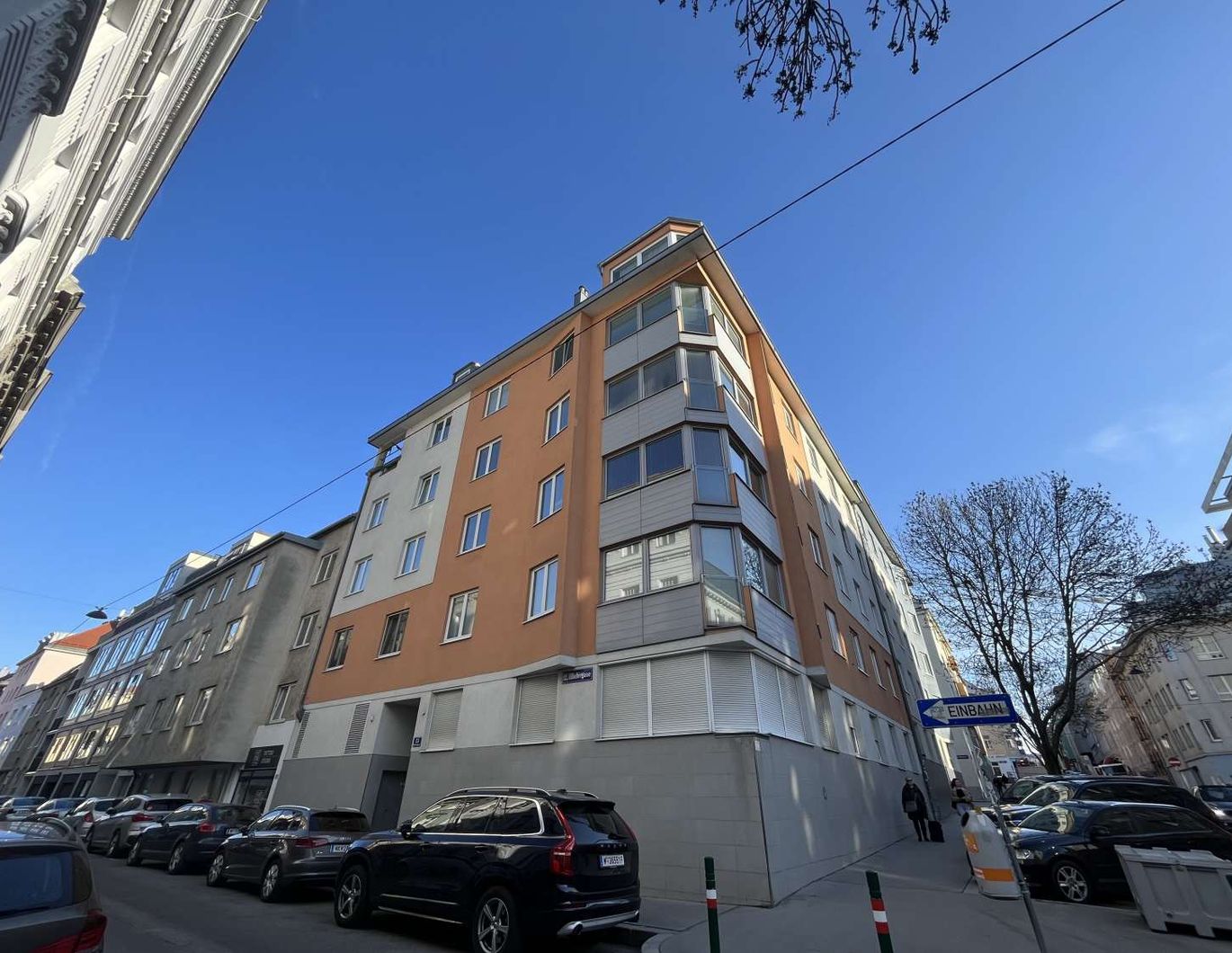 Optimal geschnittene 2-Zimmer- Wohnung -  U6 nur 2 min. zu Fuß