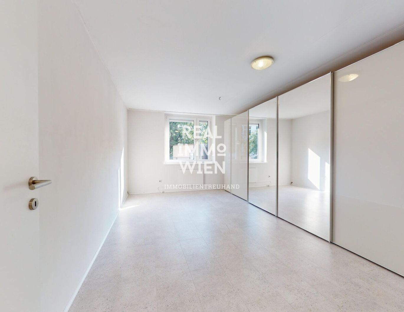 #Neuwertiges Wohnen Nähe Donauzentrum - 3-Zimmer Wohnung zu vermieten! WG geeignet!#