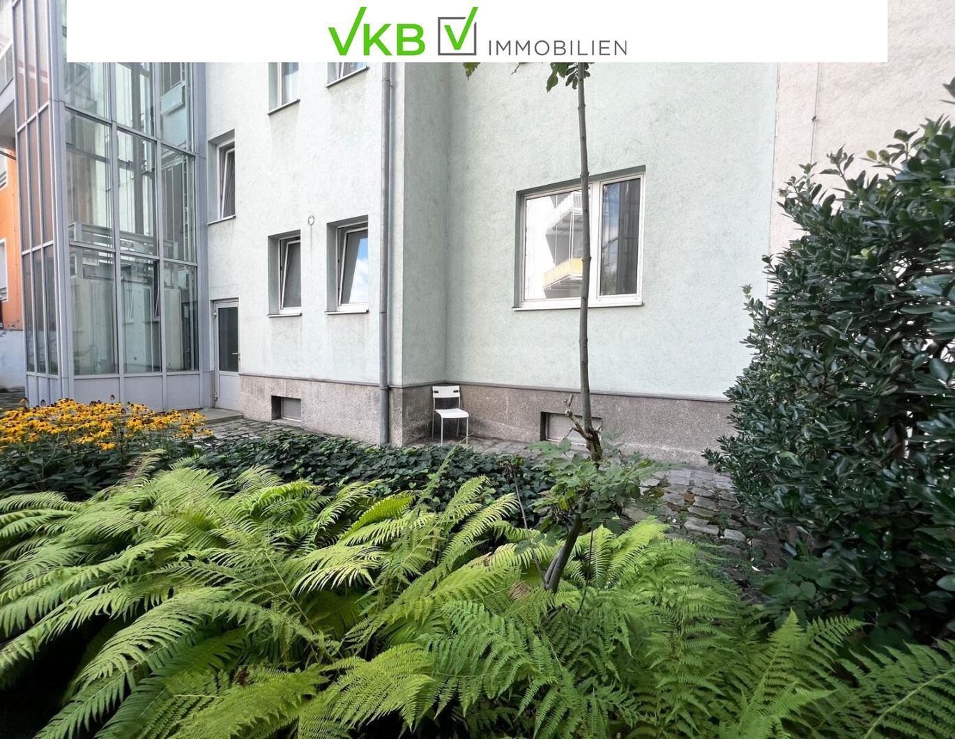 Helle und geräumige 3 - Zimmer Wohnung in ruhiger Nebenstraße mit grünem Innenhof
