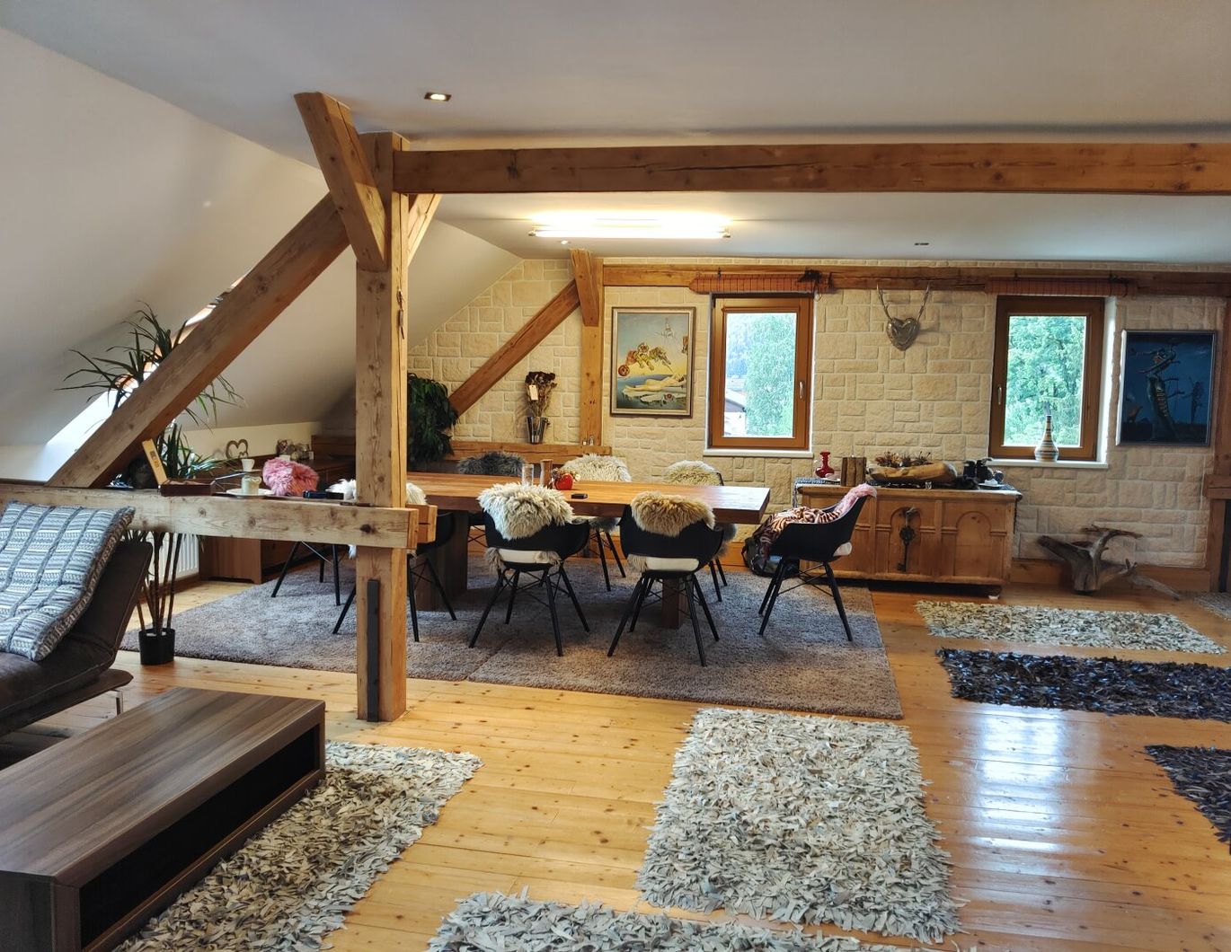 Traumhafte Maisonette mit Dachterrasse - Küche inklusive - 3 Parkplätze und Top-Aussicht - zum Sensationspreis!