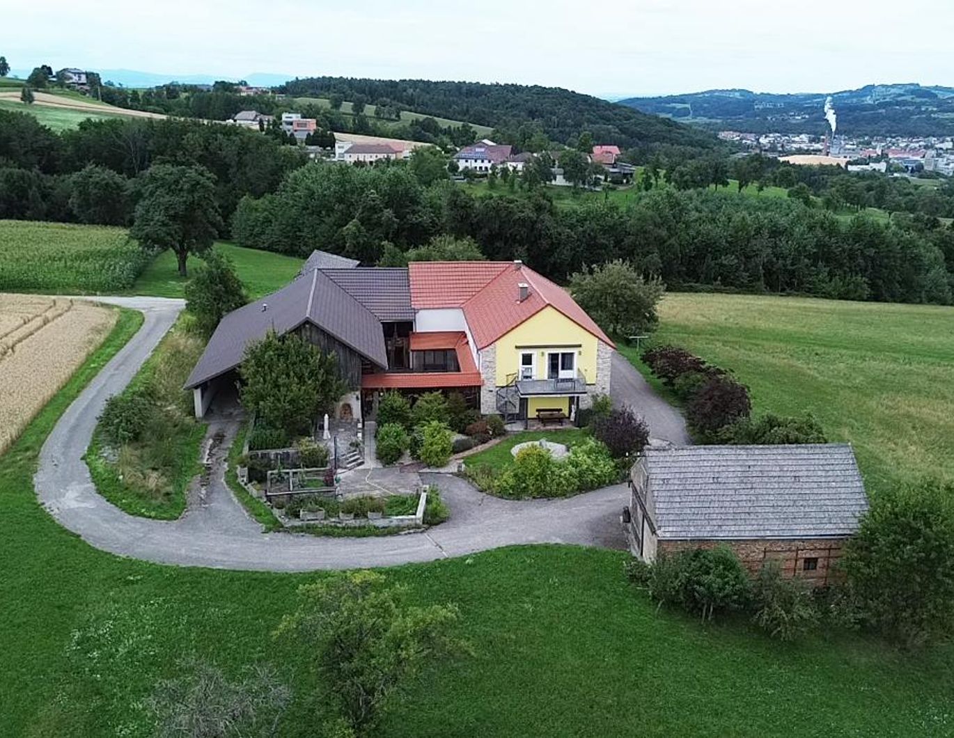 Traumhaftes Bauernhaus in Alleinlage mit Blick auf den Sonntagberg - 13 Hektar Natur pur im Ybbstal