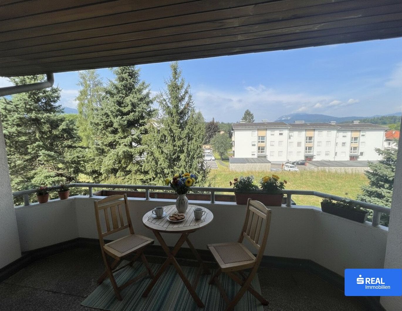 Toll aufgeteilte 2 Zimmer Wohnung