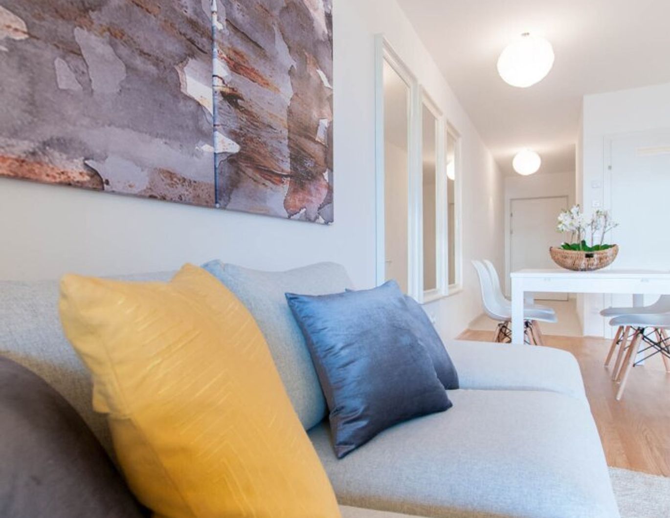 PERFEKT GESCHNITTENE 2-ZIMMER-WOHNUNG MIT GROSSEM SÜD-BALKON
