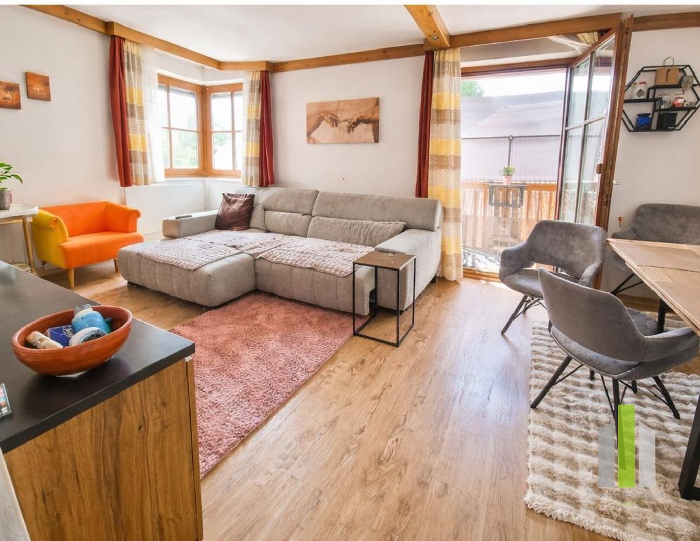 Charmante 3-Zimmer-DG-Wohnung mit Balkon & Tiefgarage - sofort bezugsfertig!