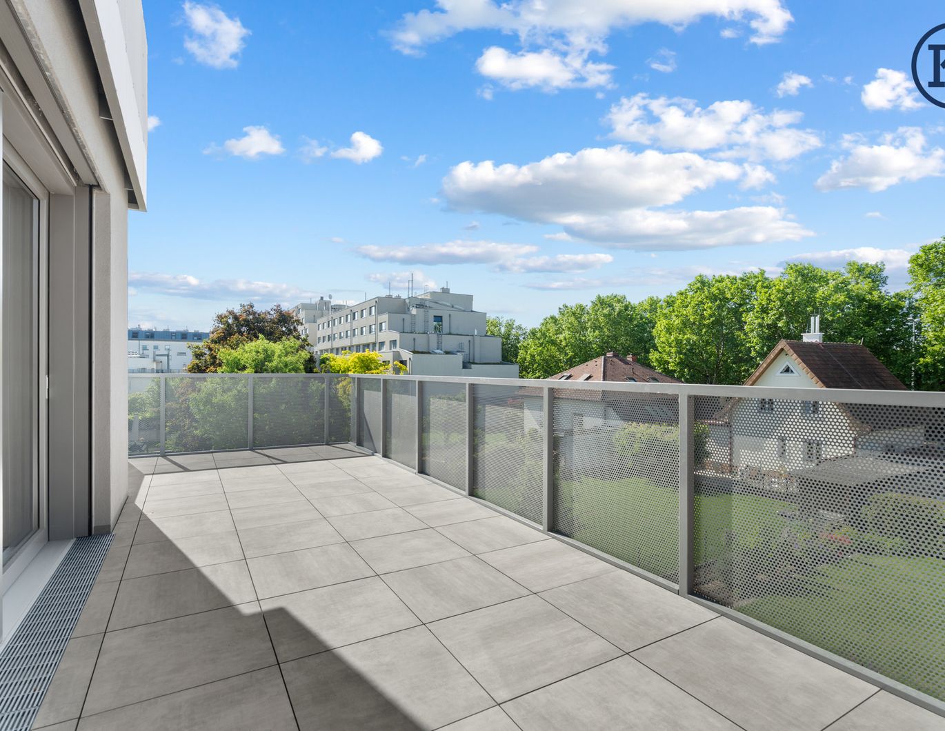 Erstbezug mit großer Terrasse & Klimaanlage - moderne 2-Zimmer-Wohnung nahe der U2-Aspernstraße