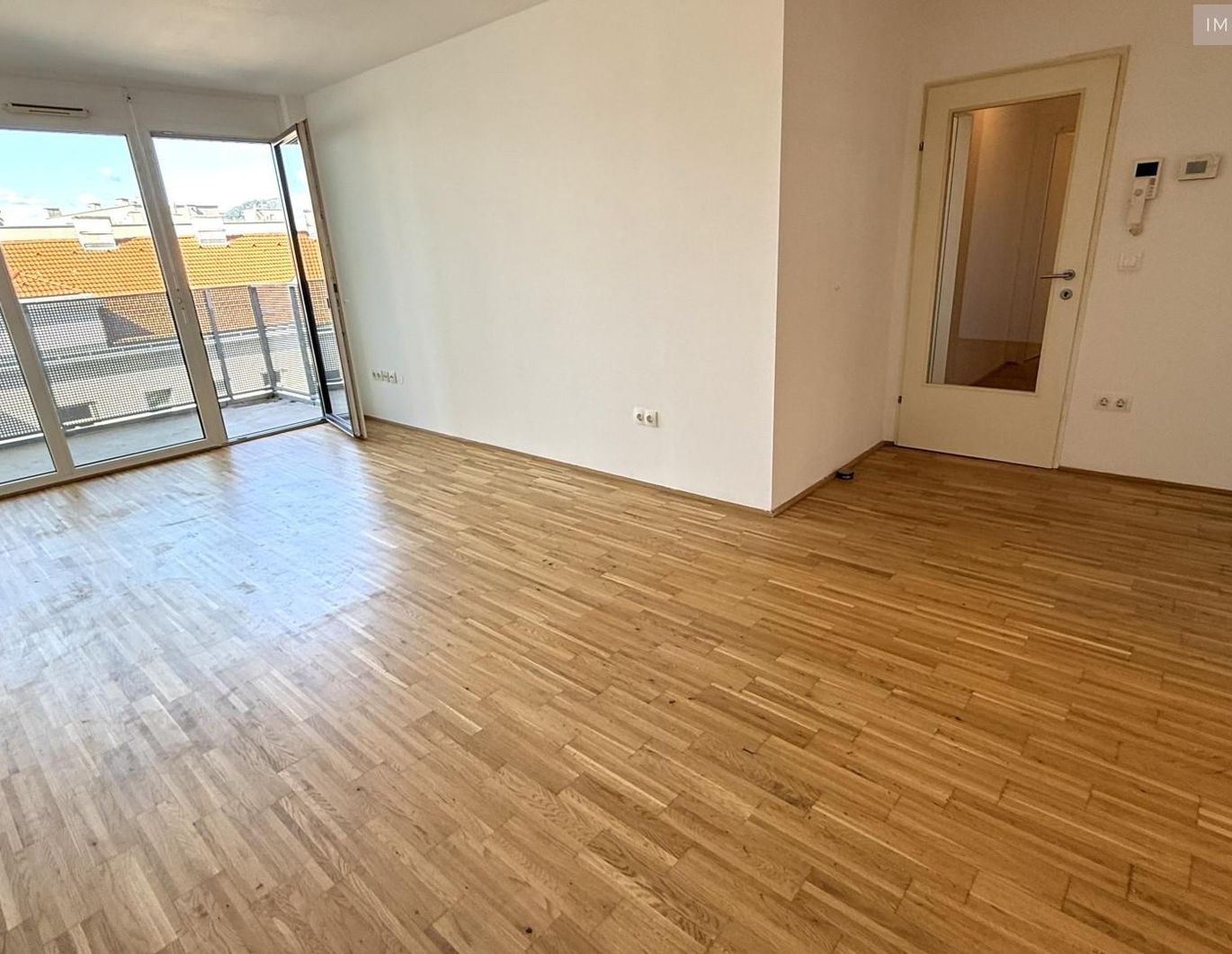 Neubauwohnung im Dachgeschoß mit 6,77m² großem SÜD-Balkon