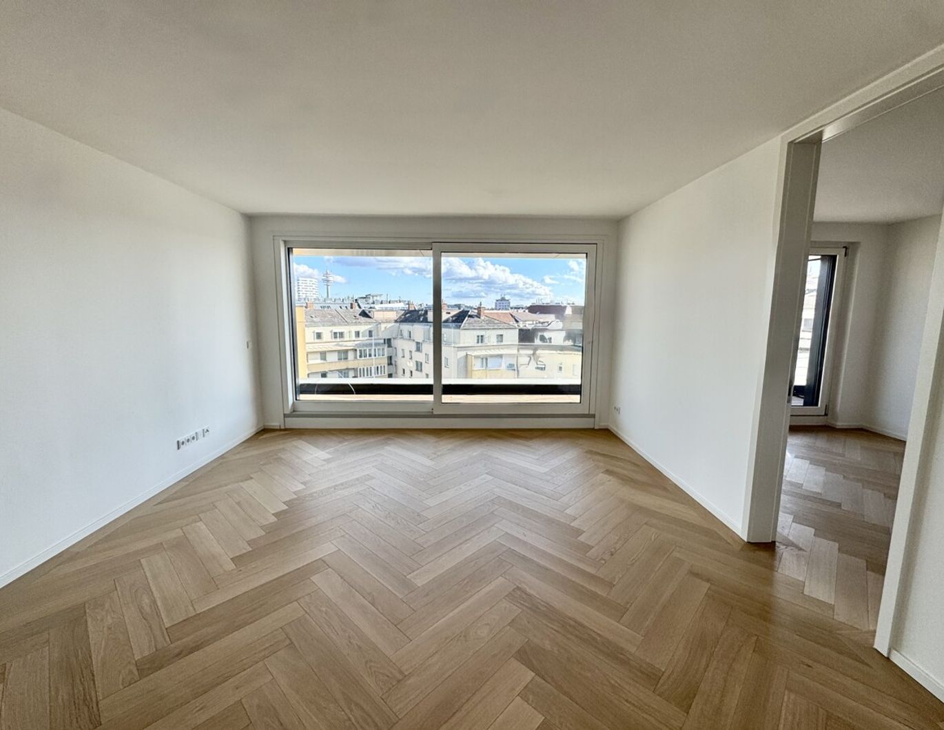 8. Stock: Provisionsfrei direkt am Hauptbahnhof mit Ausblick und luxuriöse Ausstattung