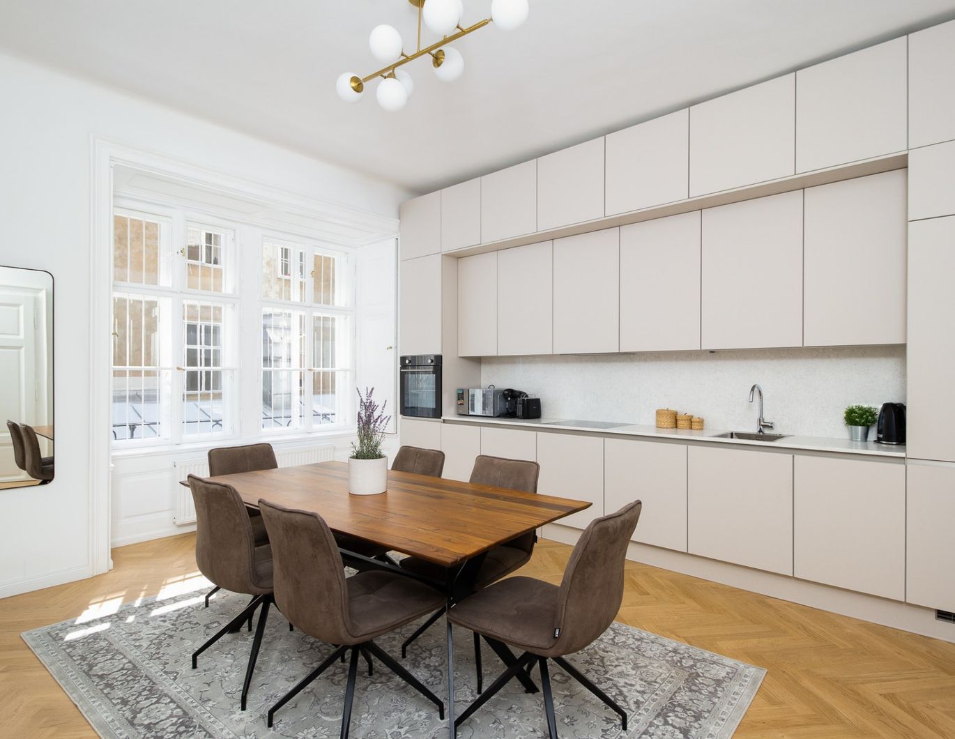 Exklusive 4-Zimmer-Altbauresidenz in bester Wiener Innenstadtlage