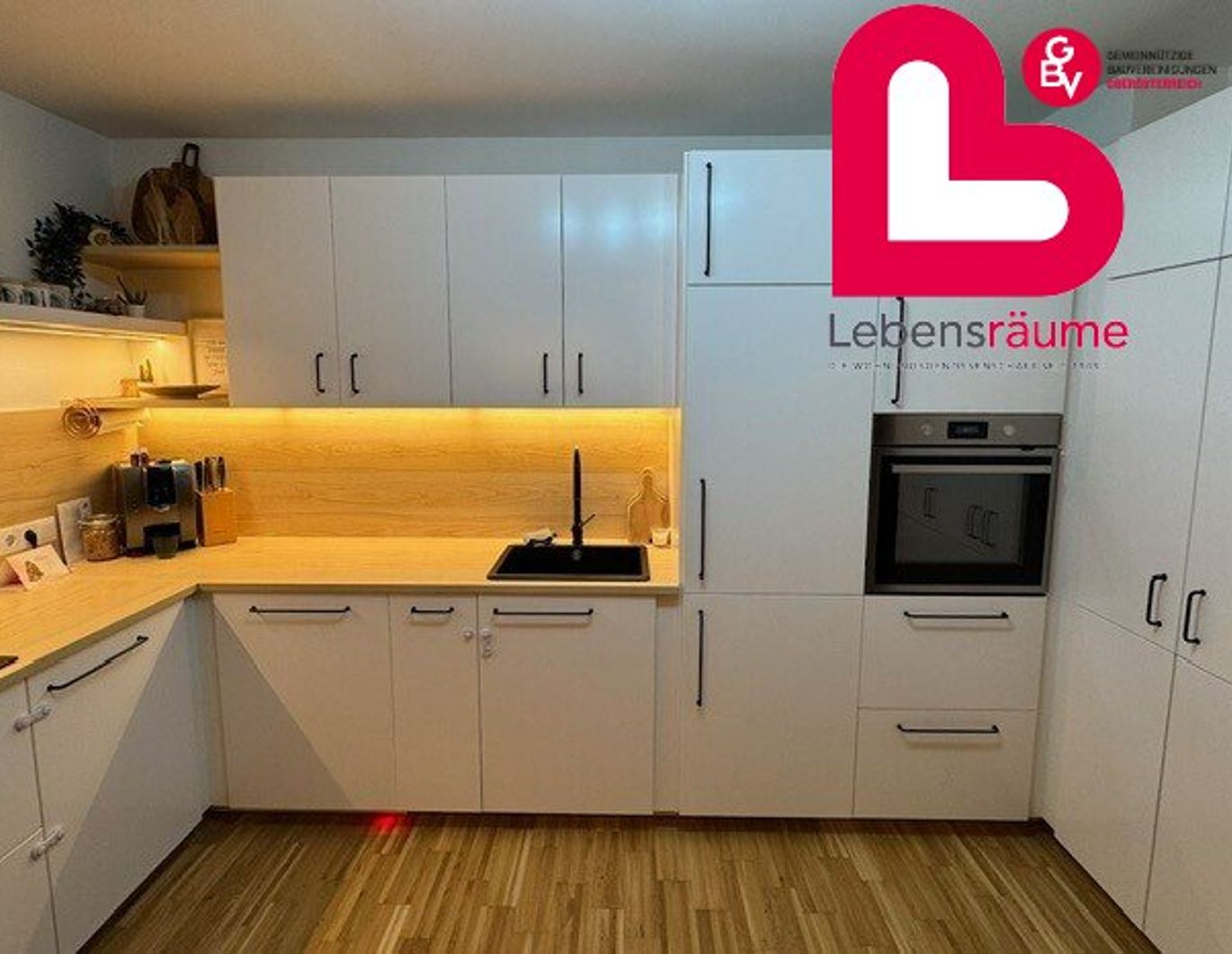 Neuwertige 3-Raum-Wohnung mit Garten und Tiefgaragenstellplatz
