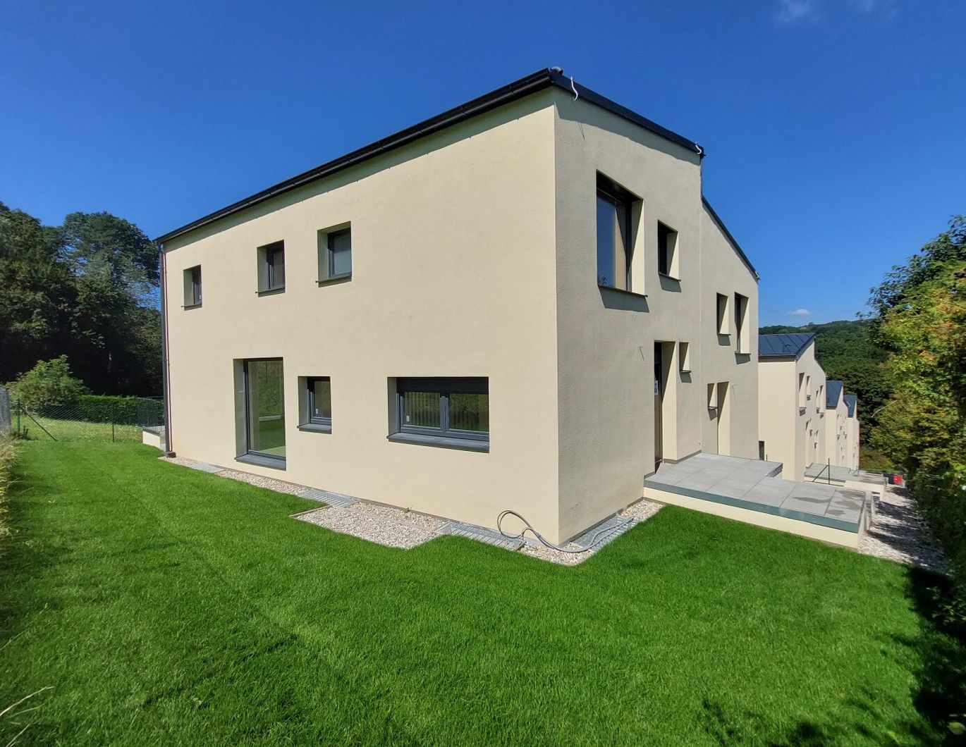4 Doppelhäuser mit Garagenplätzen in sonniger Aussichtslage!
