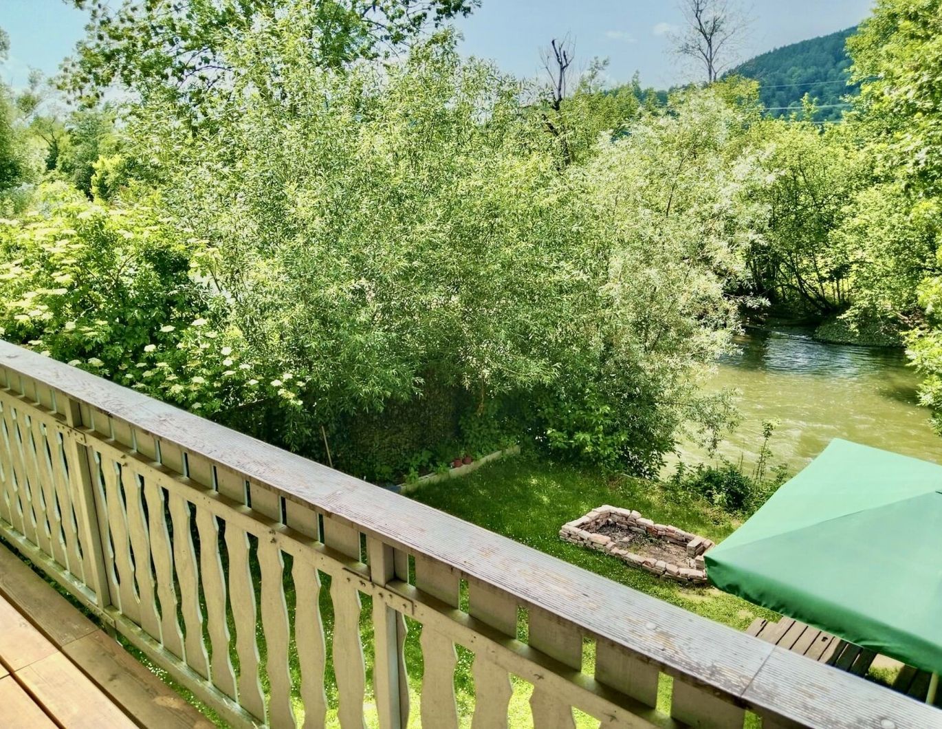 Gemütliche Landhauswohnung mit traumhaftem Flussblick