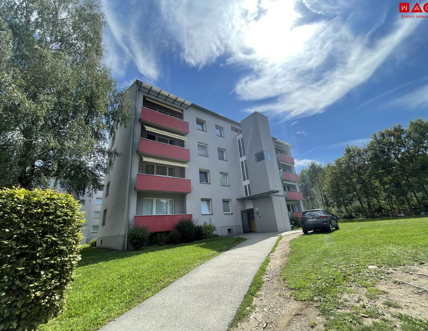 Neu sanierte 2 Zimmerwohnung mit Balkon!
