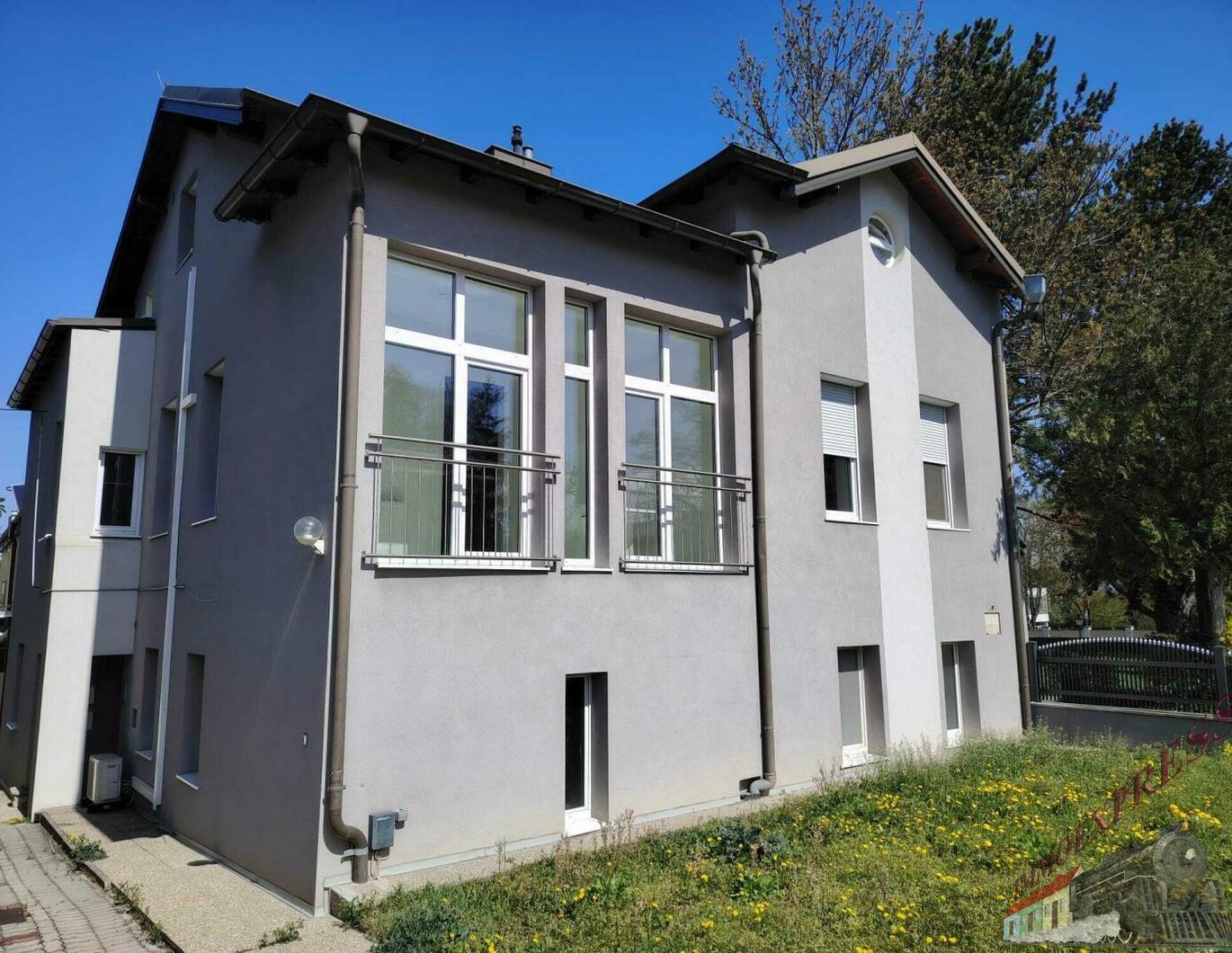 Neuer Preis! Tolles Mehrfamilienhaus bietet vielfache Nutzungsmöglichkeit auf 3 Etagen - zentrale Lage!