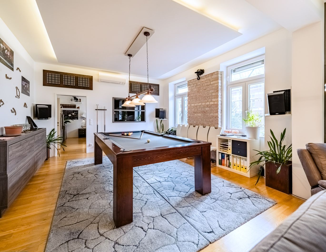 Traumhafte Altbauwohnung mit Loggia