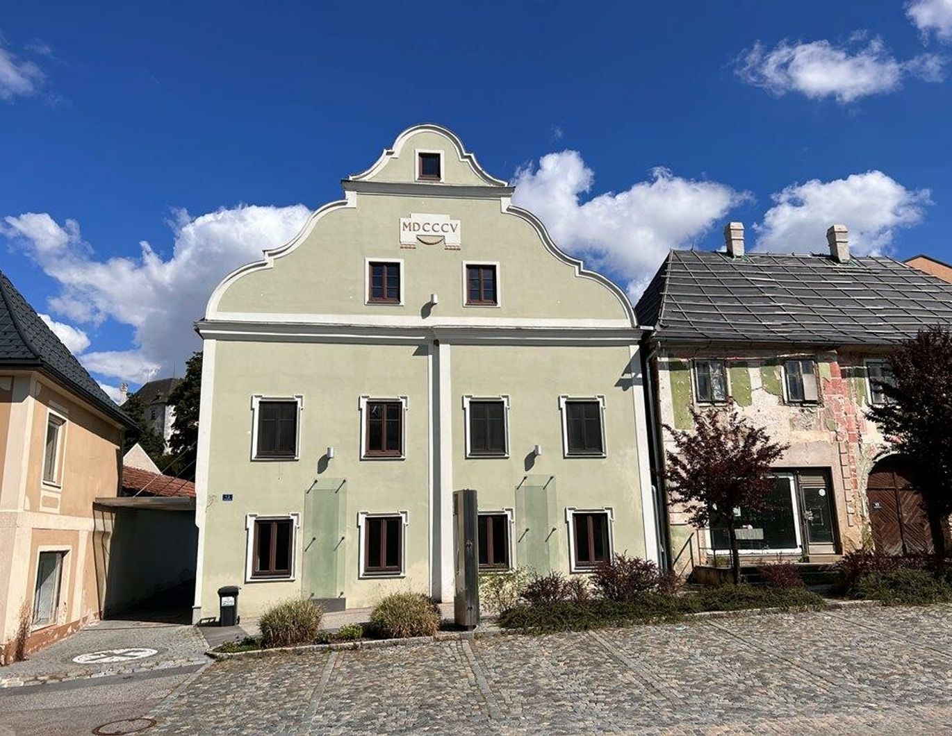 Renoviertes Wohn-/Geschäftshaus