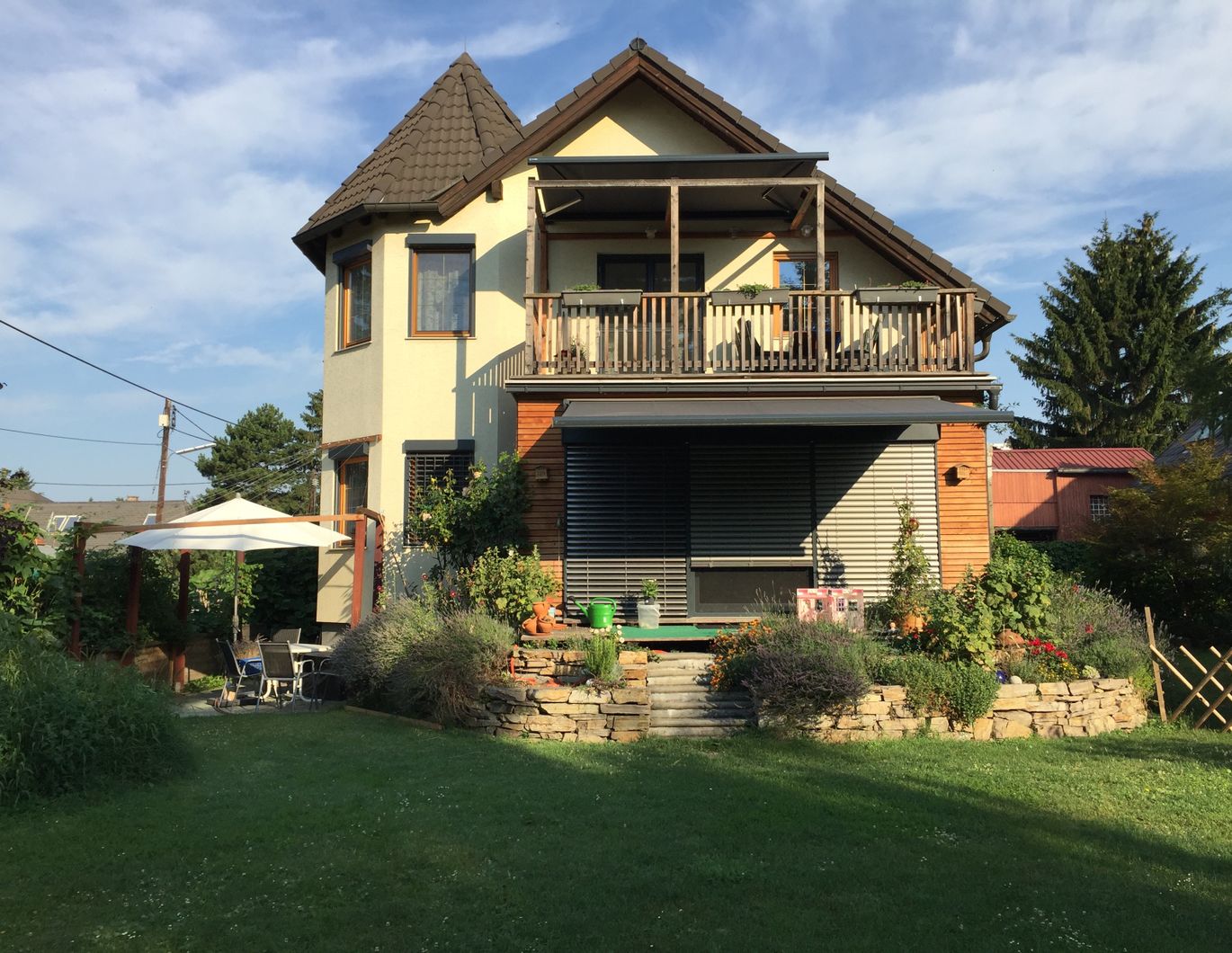 Provisionsfrei! # 5 Min. zum VIC # 120m2 # gr. Garten # möbliert+ausgestattet # 4Zi+2Bäder+Terrasse