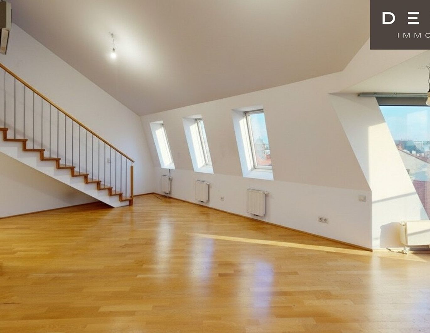 5-ZIMMER DACHGESCHOSSWOHNUNG | NÄHE KARLSPLATZ | 3 TERRASSEN | KLIMATISIERT