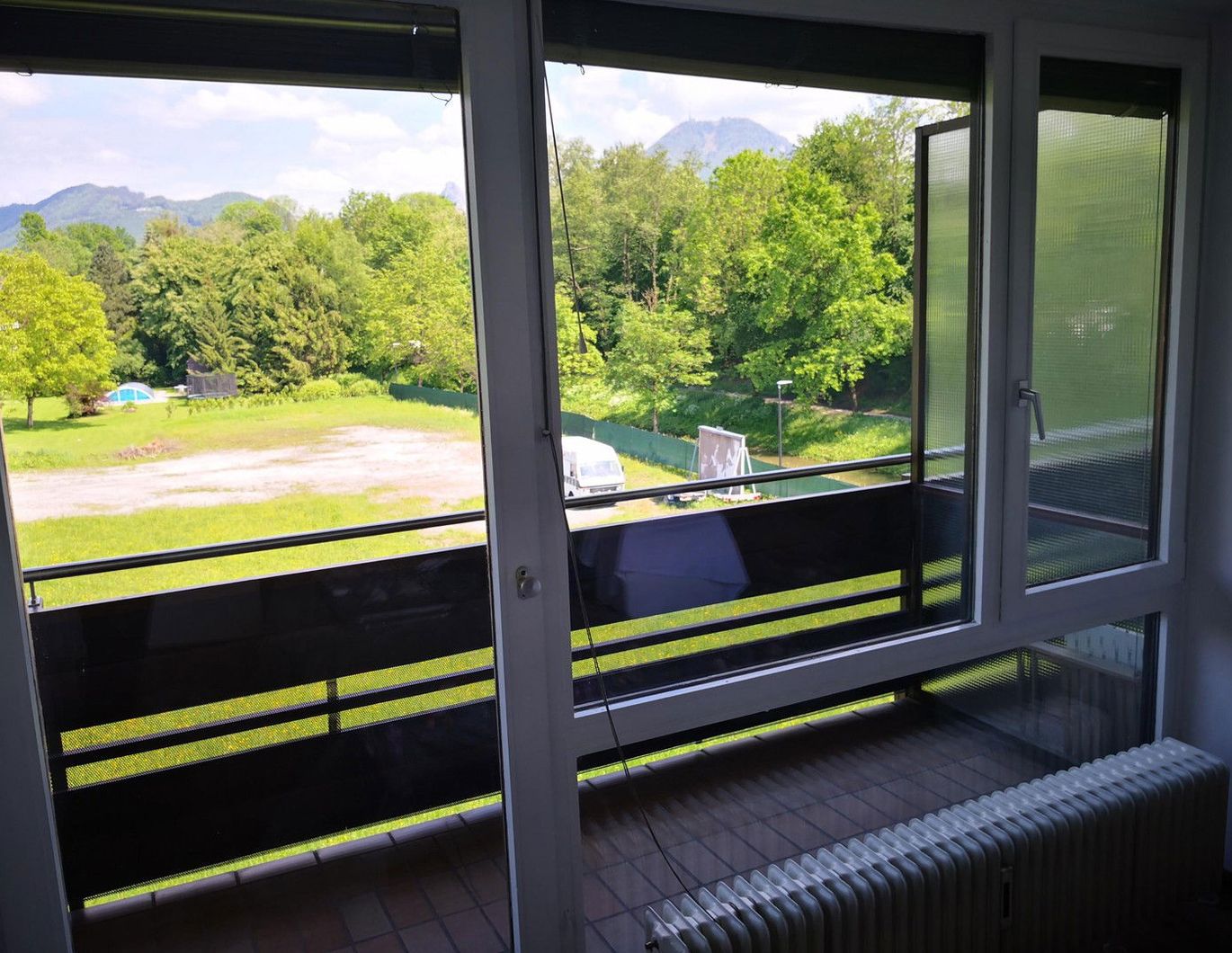 Ruhige attraktive 2-Zimmer Wohnung mit Balkon am Stadtrand mit Blick in die Natur