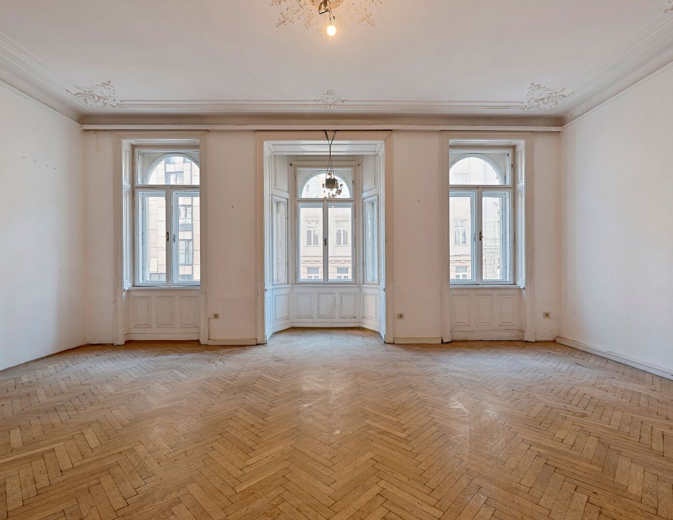 Schönbrunner Straße 60 - Elegante Altbau-Stadtresidenzen