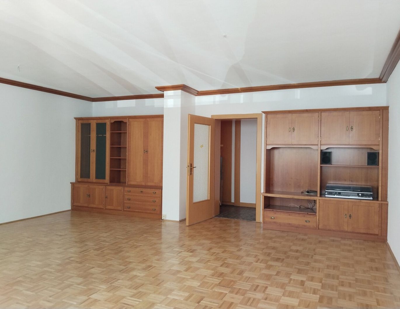 Großzügige 4-Zimmer-Wohnung mit Loggia und Tiefgaragenplatz in zentraler Lage!