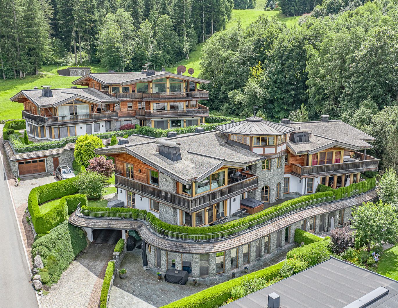 Exklusive Wohnung in luxuriöser Anlage mit Indoorpool