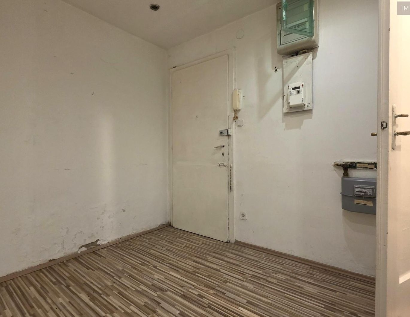 Sanierungsbedürftige Altbauwohnung im Erdgeschoß-FIXPREIS! € 99.000!