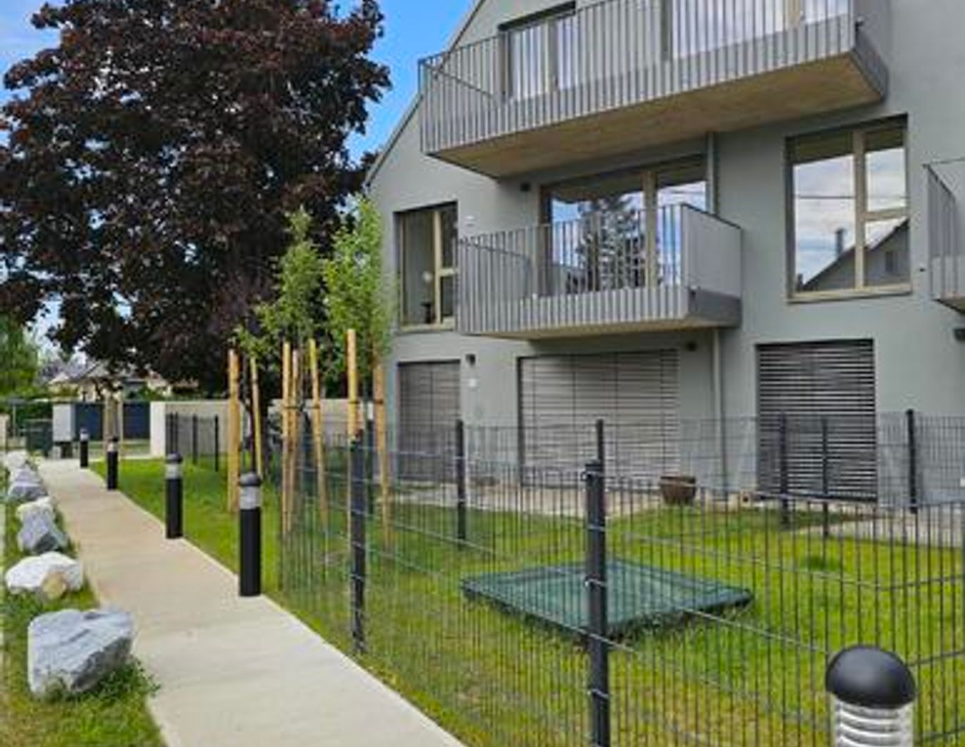 Generationenwohnung: 5 Zimmer + Studio + Garten