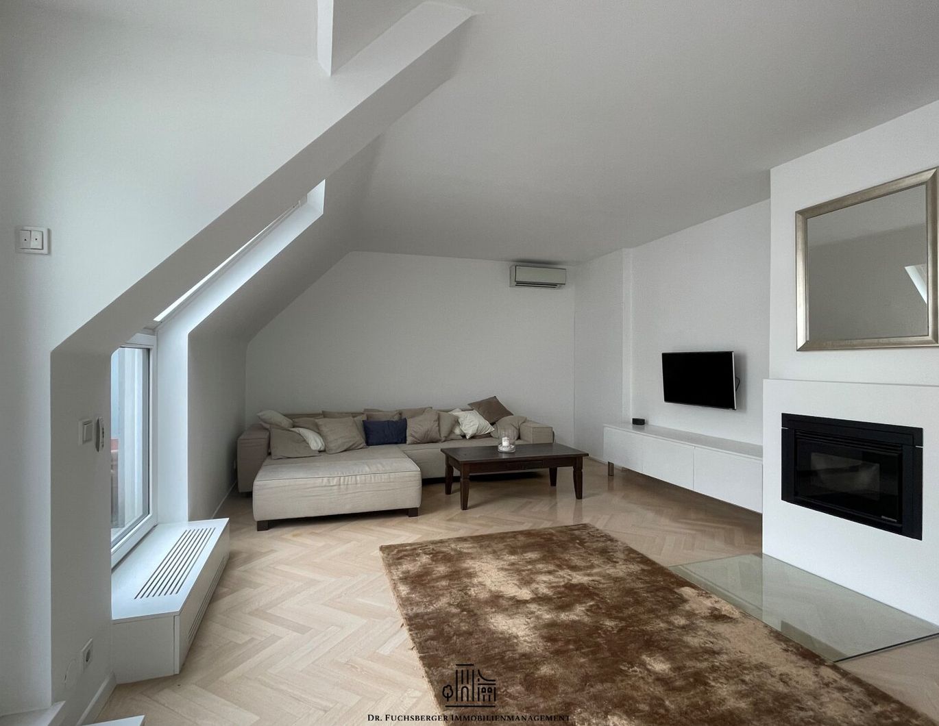 Dachgeschosswohnung auf zwei Ebenen | 180 ² Wohnfläche | 100 m² Terrasse