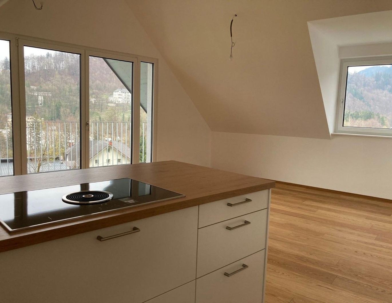 Helle 80 m² Dachgeschosswohnung Neubau 2021 mit 2 Balkonen & Bergblick - 5083 St. Leonhard exkl. BK