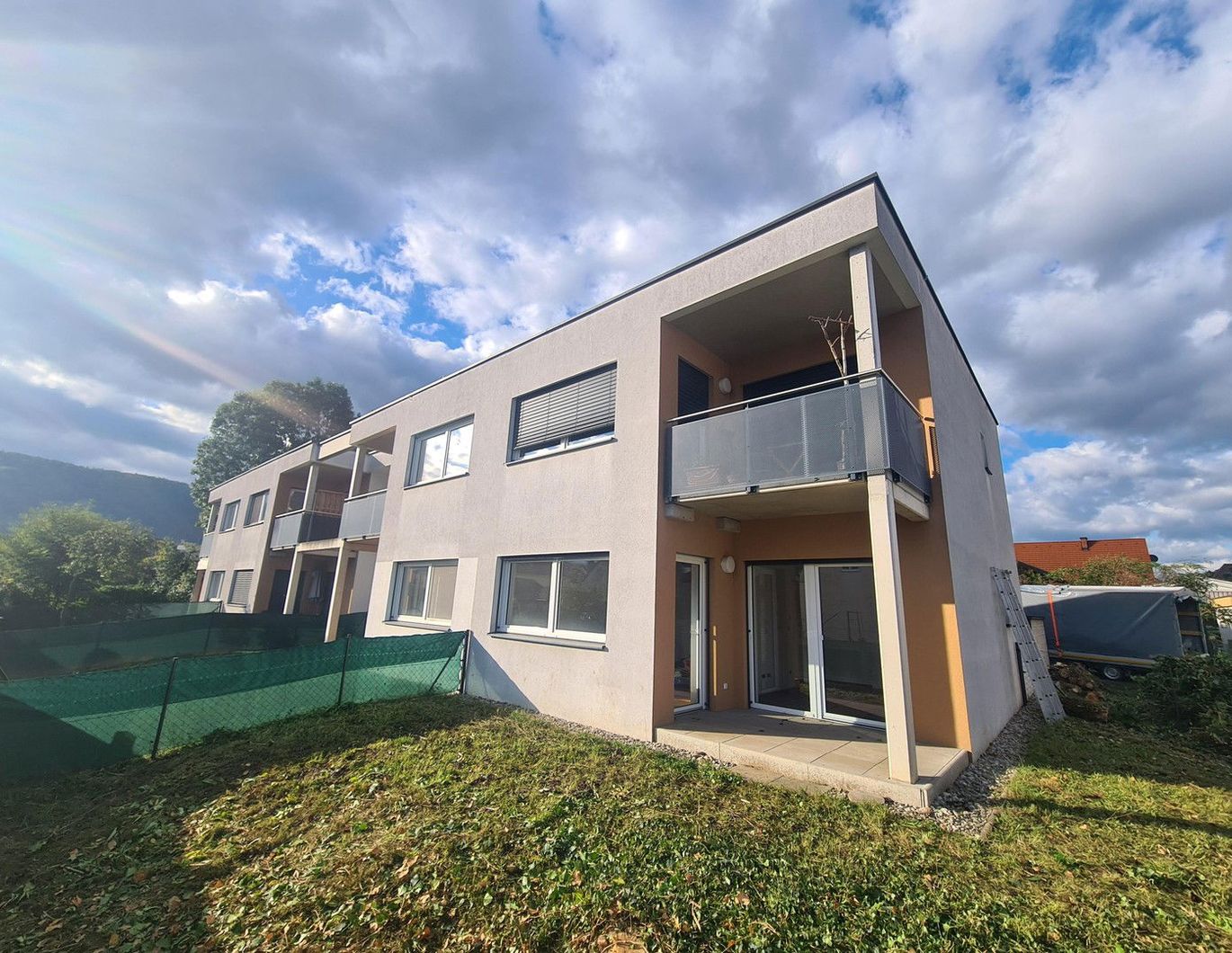 Exklusive 2-Zimmer-Garten-Wohnung, Privatgarten inkl. Terrasse, Stellplatz & Küche in Graz-Webling