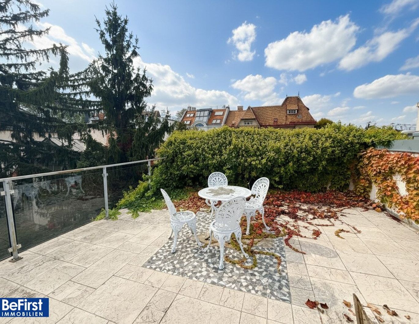 Prachtvolle Dachterrassenwohnung in der exklusiven Villa Jahn