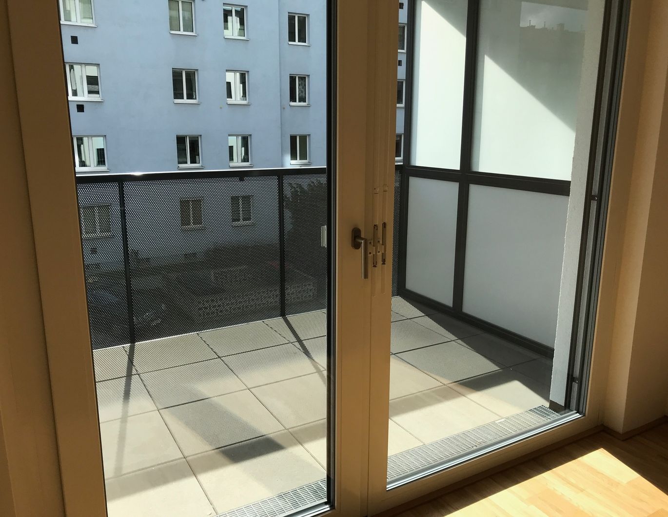 Elegante 2-Zimmerwohnung mit Loggia und Top-Verkehrsanbindung