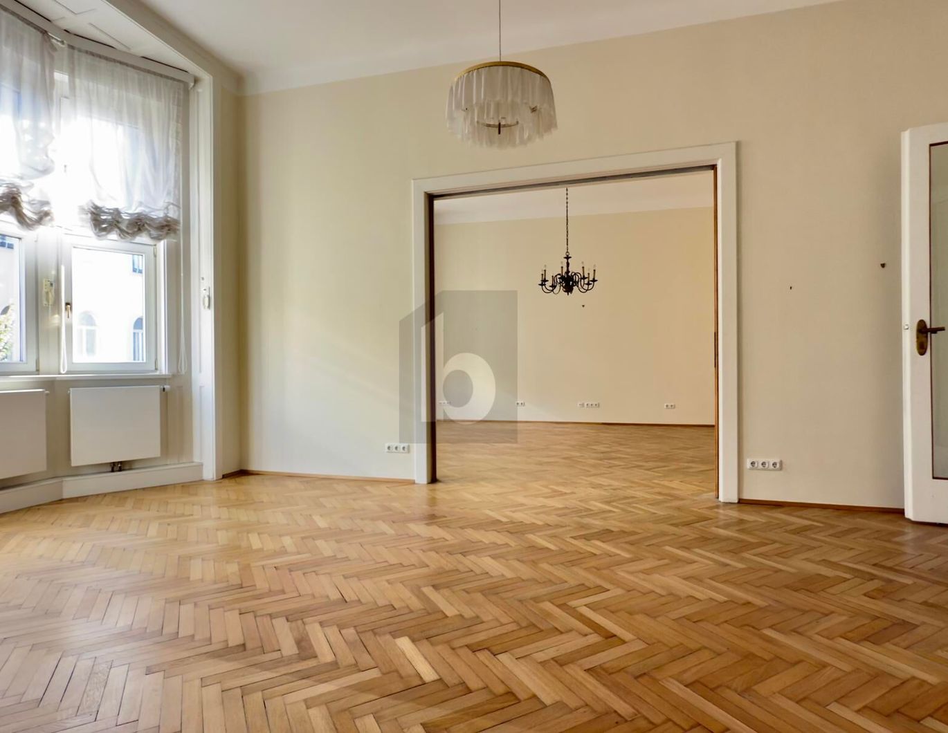 CHARMANTER GERÄUMIGER ALTBAU - TOP GEPFLEGT MIT KLIMAANLAGE